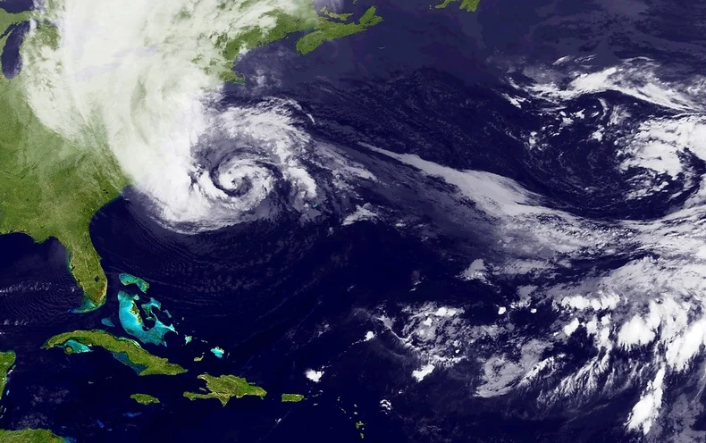 Weather monitoring - hurricanes forecast